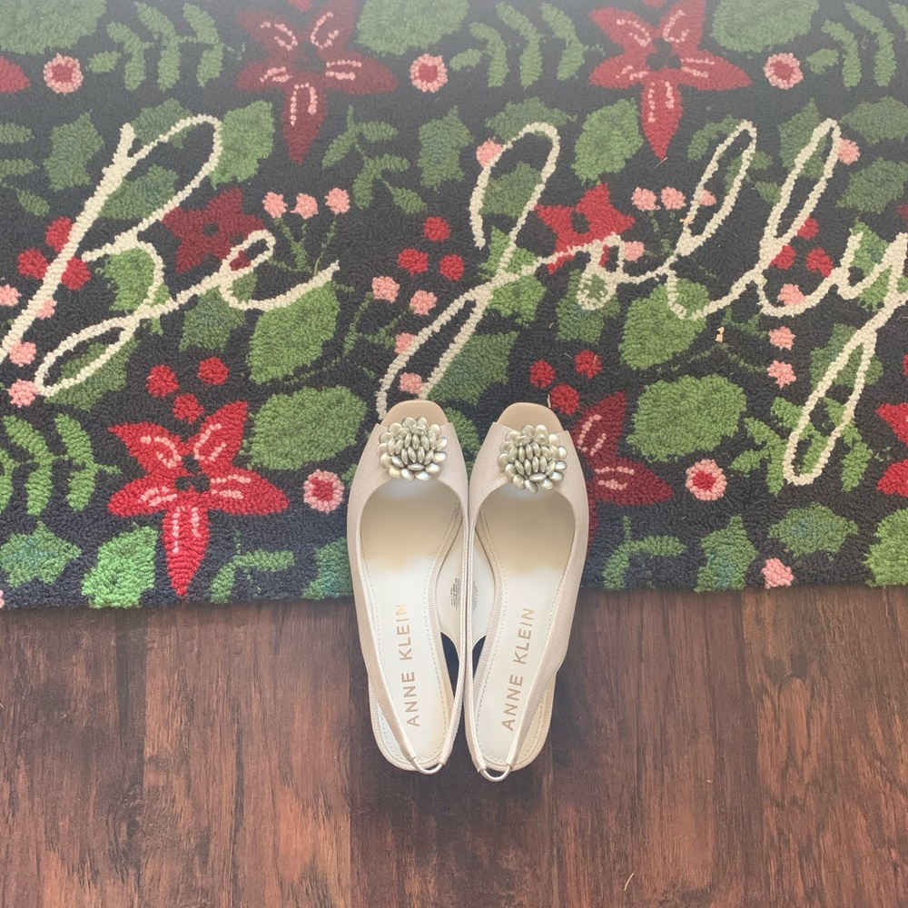 Anna Klein Flats - image 3